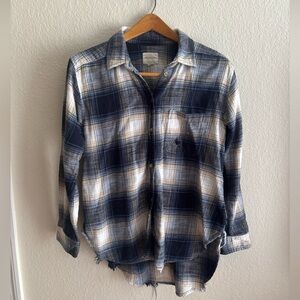 American Eagle Outfitters Navy and White Plaid Shirt Women’s Small Oversized Fi
